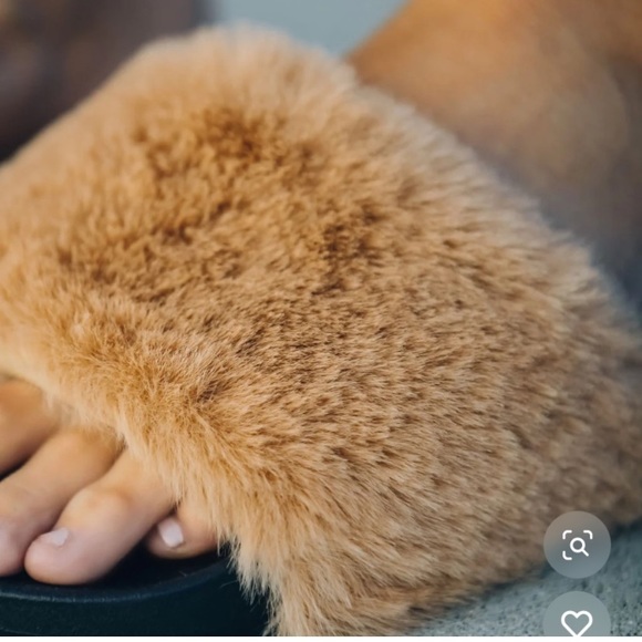 Calvin Faux Fur Slides - Picture 4 of 9